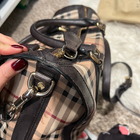 Burberry handbag - Picture 10 of 16